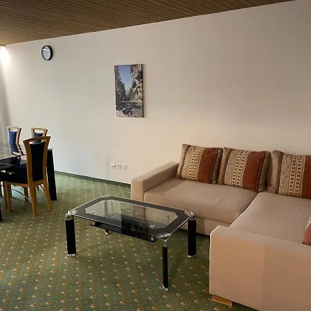 Neptun 3 - Im Zentrum Von Bad Ragaz, Mit Kl. Balkon *